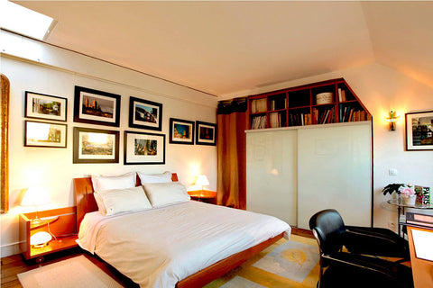 Accueil dans un appartement typiquement parisien au 6ème étage (asc) d'un bel im Paris, France Chambre  "Coté Montmartre" Private room in bed and breakfast vacation rental 6149345