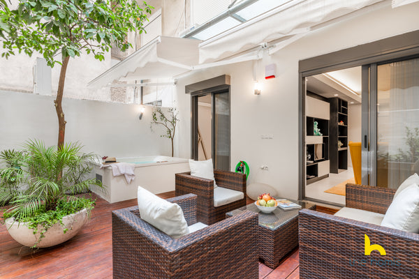 Renovated luxury apartment in the heart of the posh 'Kolonaki' area located near GR Posh 1-BDRM Apt, W/ Private Patio & Jacuzzi! Entire rental unit vacation rental 26944611