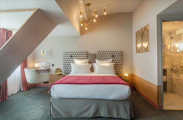 New hotel completely renovated!<br /><br />The Handsome Hotel is a small treasur  Handsome Junior Suite next to 