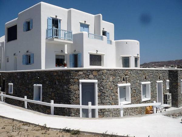 Appartamento monolocale per 4 persone,con bagno e terrazzo privato esterno, ubic  Appartamento monolocale per 4 persone, con bagno e terrazzo esterno Entire rental unit vacation rental 43066823