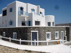 Appartamento monolocale per 4 persone,con bagno e terrazzo privato esterno, ubic  Appartamento monolocale per 4 persone, con bagno e terrazzo esterno Entire rental unit vacation rental 43066823