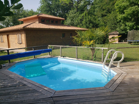 Bouliac is the epitome of the "city in the country". Located about ten kilometer Bouliac, France Wooden house in nature at the gates of Bordeaux Entire chalet vacation rental 17010741
