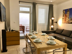 The Fashion Fun 1-Bedroom, 1.5 bathroom apartment is situated in the Old Town di Prague, Czechia Fashion Fun 1-Bedroom, 1.5-Bathrooms (Old Town) Entire rental unit vacation rental 38473771