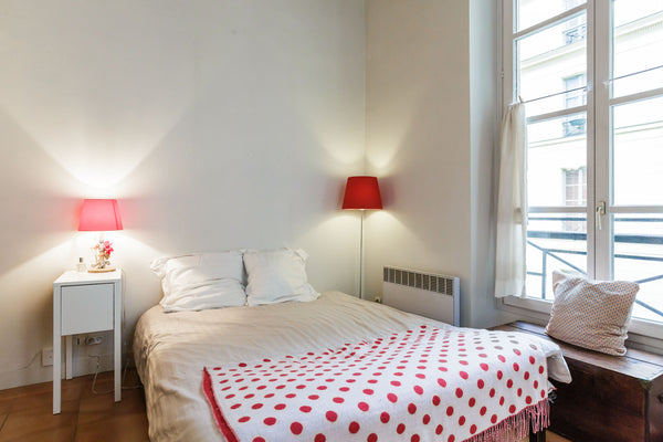 Make yourself at home in a charming & luminous studio in Paris center.It is loca Paris, France Luminous studio in Paris center Entire rental unit vacation rental 4678656