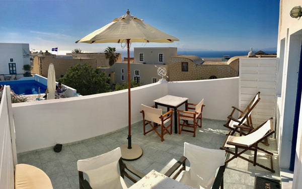 (PHONE NUMBER HIDDEN)<br /><br /><b>The space</b><br />A whole house with privat Greece Lovely House at Oia village center Cycladic home vacation rental 21278261