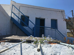 Maison cycladique dans le village de lagkada avec cours intérieure et jardin. Bu Trévoux, France Maison traditionnelle cycladique en pierre Cycladic home vacation rental 41869343