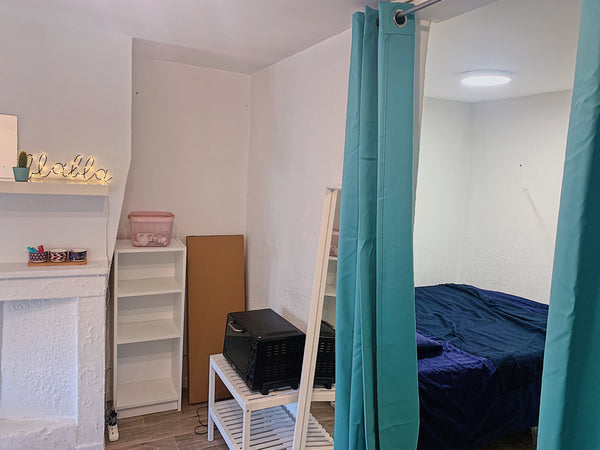 Studio chaleureux idéalement situé à proximité de tous les commerces et à pied :  Appartement chaleureux - Foch, centre ville Entire rental unit vacation rental 44575008