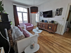 Au coeur du quartier Européen dans un immeuble de 5 étage se trouve ce lumineux   Bedroom in the European quarter Schuman Private room in rental unit vacation rental 47008977