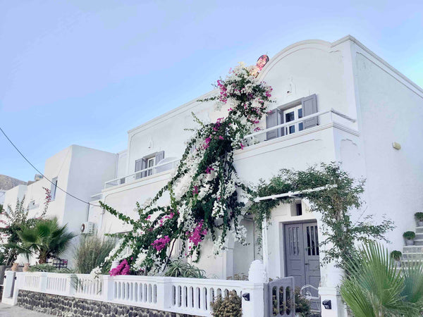 Villa Maina has a great location just 50 meters from the famous beach of Kamari   Διαμέρισμα κοντα στη παραλία,Villa Maina(tzortzis) Entire rental unit vacation rental 50912943