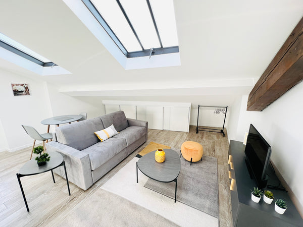 Sublime vue sur les toits de la ville<br />A quelque pas de la gare part Dieu et Lyon, France ✨NID DOUILLET CHIC ET ATYPIQUE SOUS LES ÉTOILES Entire rental unit vacation rental 52815966