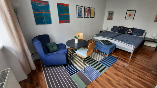 Ein-Zimmer-Apartment in Mehrparteienhaus mit  Bad und extra WC im Herzen von Wie Vienna, Austria Mitten im Dritten 