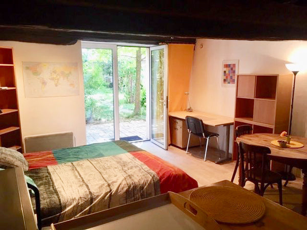 Studio très calme et indépendant sur jardin à la Croix Rousse, proximité avec l'  Studio très calme et indépendant sur jardin Entire rental unit vacation rental 30521814