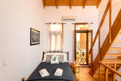 Two-storey house overlooking the sea, in the heart of the Venetian port of Chani Chania, Greece Casa Artia Entire home vacation rental 573870473556118820