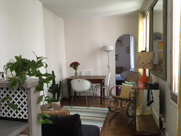 Typiquement parisien cet appartement de 30 m2 est calme et lumineux avec 4 fenêt Paris, France Charmant 2 pièces au coeur de Paris Entire rental unit vacation rental 2790844