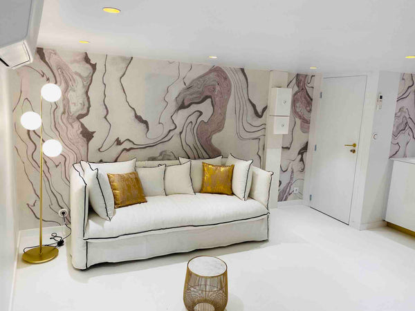 Situé en plein cœur de la fameuse Rue Sainte Catherine, la plus grande rue comme Bordeaux, France L’adoré Sainte Catherine Entire rental unit vacation rental 51037203