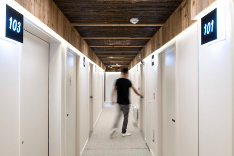 Auberge de jeunesse trendy, chic et cool, Central Hostel, propose les meilleurs  Bordeaux, France Dortoir privatif - 8 lits Private room in hostel vacation rental 43484486