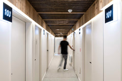 Auberge de jeunesse trendy, chic et cool, Central Hostel, propose les meilleurs  Bordeaux, France Dortoir privatif - 8 lits Private room in hostel vacation rental 43484486