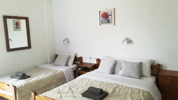 This family studio is for 5 persons and has one big room with a small kitchenett Perissa, Greece Vassilis The Best Family Studio for 5 Entire rental unit vacation rental 43808689