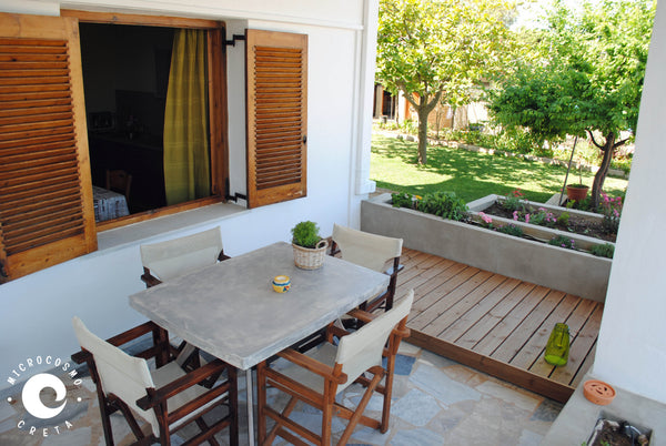 This spacious, air-conditioned and comfortable apartment has private entrance an Chania, Greece 50mt from beach of Kalamaki ★ apartment for 2-3 p. Entire rental unit vacation rental 12194370