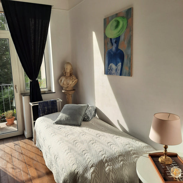 Accueil chaleureux dans décor chaleureux. Tout ou pratiquement a été chiné en br Brussels, Belgium Adorable single room-20 minutes du  centre de BXL Private room in rental unit vacation rental 34646392