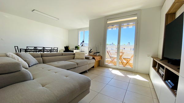 Appartement lumineux situé à :<br />- 10 min de Gorge de Loup en transports en c Lyon, France Appart F2 de 55m² à Lyon 5, proche des transports Entire condo vacation rental 53146270