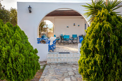 Traditional island house only 200 m from the sea, suitable for families with a l Greece Villa Rallou Cycladic home vacation rental 19630507