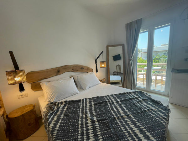 Enjoy the trendy ambiance of this fashionable getaway. Paros, Greece Double room Hill view Aliki Private room in bed and breakfast vacation rental 44259174