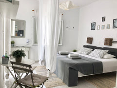 Situé à Parikia, le port principal de l'île de Paros. Le studio est composé d'un Greece Charming studio with balcony in Parikia Entire rental unit vacation rental 45113455