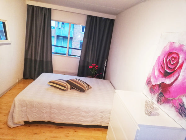 Et stort hyggeligt soveværelse med en dobbeltseng.<br />Husk det er et værelse s Copenhagen, Denmark Alegria Private room in rental unit vacation rental 17088045