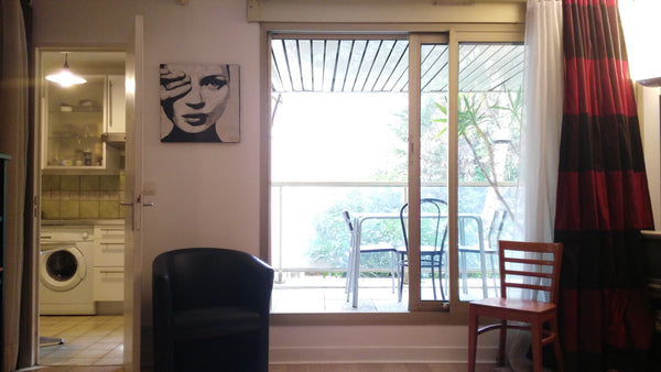 Placed in the entrance of the district Convention/ Vaugirard. 2 min walk from th Barcelona, Spain Sweet and Cosy flat in the 15th Entire rental unit vacation rental 8821584