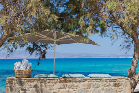 Beachside 2 room family apartment, located 7m from the sandy beach of Kastraki,  Naxos, Greece 30ft from the beach summer Aegean apartment Room in aparthotel vacation rental 18447311