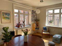 Bright and cozy apartment in one of Copenhagen's lovely neighborhoods. Situated  Copenhagen, Denmark Hyggelig og charmerende lejlighed på Vesterbro Entire condo vacation rental 588981536438056631