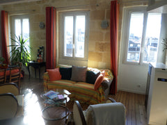 Idéalement situé en lisière du jardin public, l'appartement est très calme tout  Bordeaux, France T4 Bordeaux Jardin Public Entire rental unit vacation rental 27083037