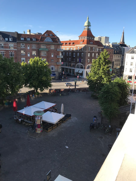 Skøn stort værelse på 4.sal med udsigt over Vesterbro torv.<br />Værelse i priva Denmark BB Sleep and Buy - Second hand Private room in rental unit vacation rental 51866351