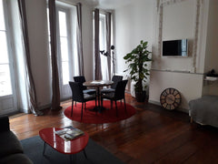 charmant appartement dans l'hyper centre de bordeaux, très bien équipée avec une Bordeaux, France charmant appartement dans l'hyper Entire rental unit vacation rental 24371564