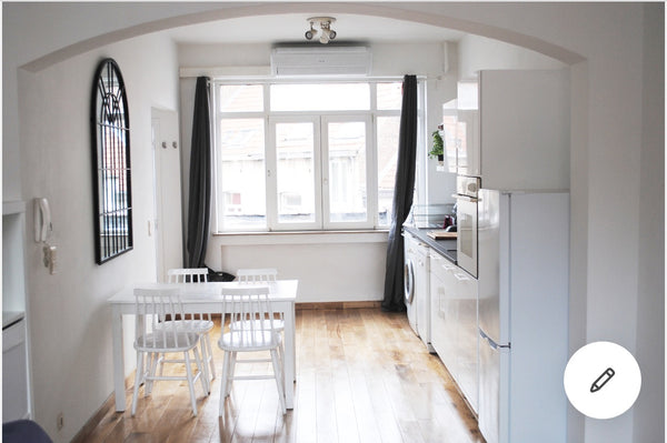 Simplifiez-vous la vie dans ce logement central. Idéalement situé pour profiter  Woluwe-Saint-Pierre, Belgium Studio climatisé: Gare du midi & centre Bruxelles Entire rental unit vacation rental 53016862