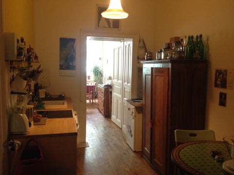 You can feel like home...<br />It is a typical Viennes Zimmer/Kabinett Apartment Vienna, Austria Schmucke Wohnung in Gründerzeithaus Entire rental unit vacation rental 6878036