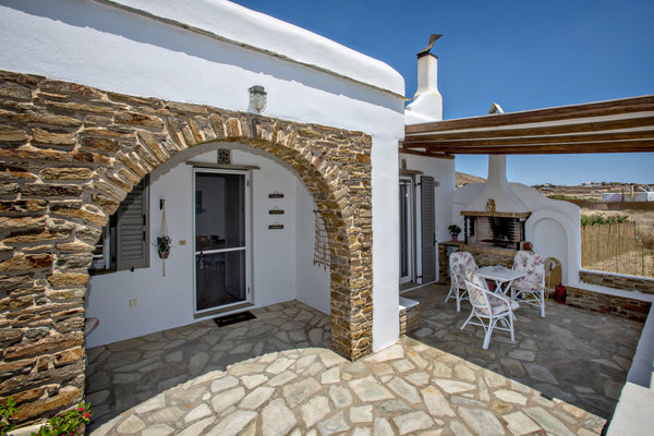 5min from centre/chora, 5min by foot from the beach of St Fokas. Traditional hou Tinos, Greece Tiniotissa House Cycladic home vacation rental 13554484