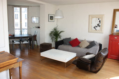 Notre appartement spacieux est baigné de lumière et vous offre toutes les commod Montpellier, France Lumineux Appartement Familial 90m2 Buttes Chaumont Entire rental unit vacation rental 2610848