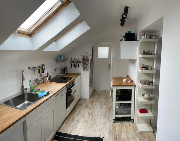 Calm hide-away in Green Hietzing, just a 17 min metro ride from the city center. Vienna, Austria Calm hide away in Hietzing Entire condo vacation rental 27025504