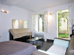 Studio de 24 m2 situé en fond de cour donc très calme dans la rue Mouffetard qui Paris, France Studio 24 m2 rue Mouffetard Entire rental unit vacation rental 19506523