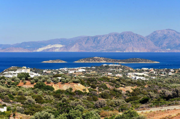 Villa AROLITHOS is located in Agios Nikolaos, built on a small hill between Agio Agios Nikolaos, Greece VILLA AROLITHOS Entire villa vacation rental 19627474