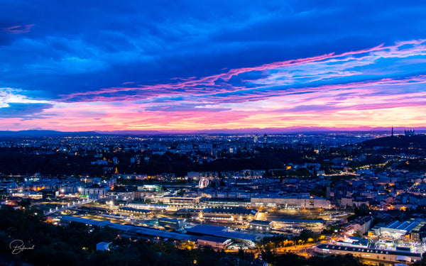 Bienvenue chez nous, <br /><br />Nous proposons une chambre privée avec une vue  Lyon, France Chambre Privée vue Panoramique avec petit déjeuner Private room in condo vacation rental 44460267