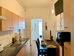 Ein sehr modernes Apartment - Ferienwohnung in Wien nähe Westbahnhof und Mariahi  Bright 3-room apartment Entire rental unit vacation rental 53934467