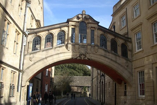 Oxford Guided Tour (in your foreign language)  Private Tours and Travel Guide Europe London CITY Oxford Destination Tour