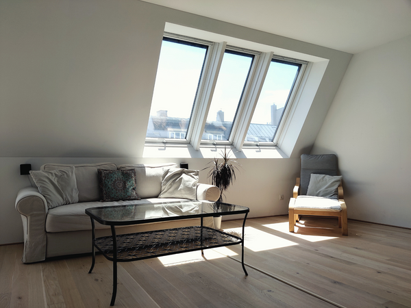 Enjoy Vienna in a modern, centrally located apartment!  You can expect a light-f Vienna, Austria Cozy Apartment near Schönbrunn Entire rental unit vacation rental 636575471093980881