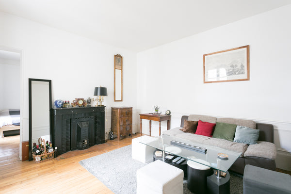 Champ de Mars, right at the foot of Eiffel tower. It's the most monumental and p Paris, France Eiffel Tower Area - 2 Rooms Entire rental unit vacation rental 10279719