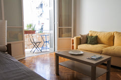 Cozy apartment located right in the heart of Athens! Simply but tastefully decor GB Cozy and peaceful apartment in the heart of Athens Entire rental unit vacation rental 36068978