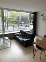 Beautiful flat full of light in the prestigious Avenue Louise. The flat has 1 ni Liège, Belgium Beautiful flat in the prestigious Avenue Louise Entire rental unit vacation rental 45593304