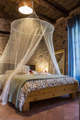 At historical  Vathi  Village  is  the stone built little home MAMMA VASSO,<br / Chania, Greece MAMMA VASSO ELAFONISI (VATHI) Entire townhouse vacation rental 18461011